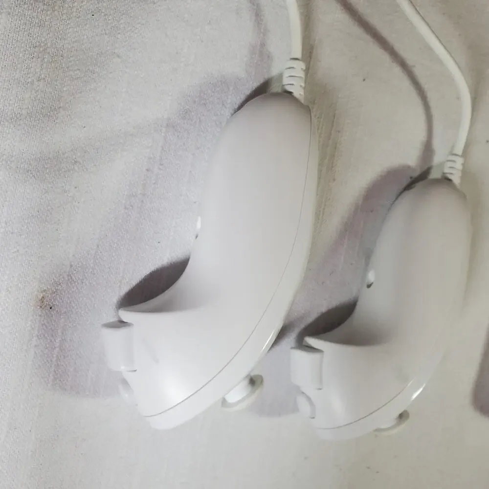 Nintendo Wii Nunchuck Controllers (Pair)